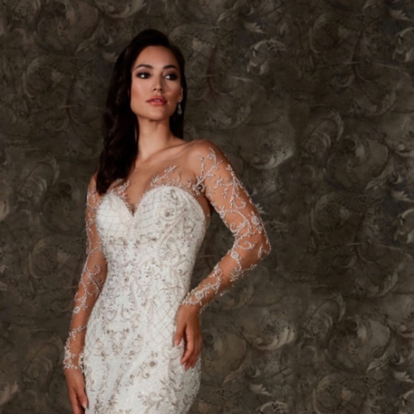 Impression Bridal Dresses & Skirts - Pre-Owned Lace Embroidered Wedding Dress W/ Glitter Train